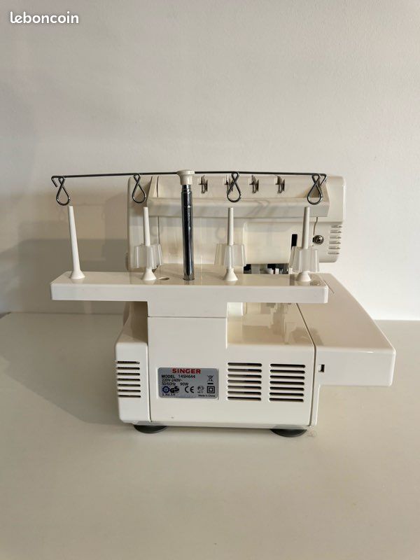 Surjeteuse Singer 14SH644 Ultralock 4 fils avec pédale (image 4)