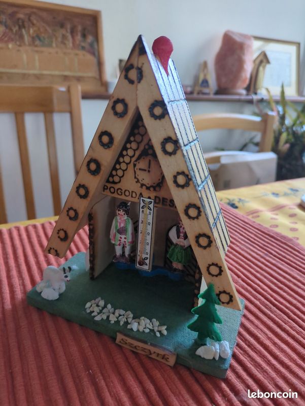 Maisonnette en bois avec le thermomètre (image 2)