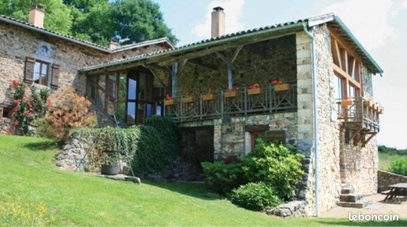 Maison 7 pièces 233 m² · à Cenves · 233 m² · 1 250 €/mois