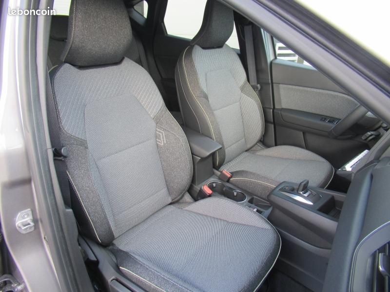 Renault Captur 1.8 E-Tech full hybrid 160ch Techno - 25 (image 10)