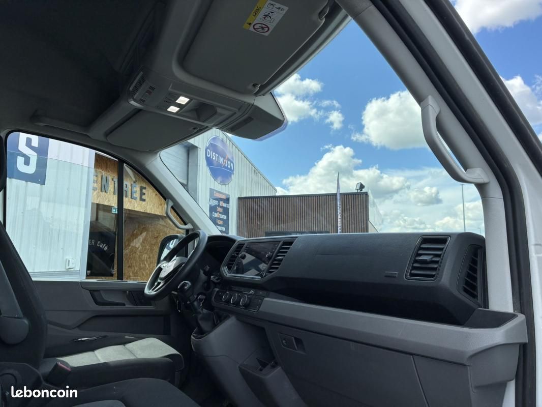Volkswagen Crafter FOURGON 2.0 TDI 140 L3H3 BUSINESS LINE (image 17)