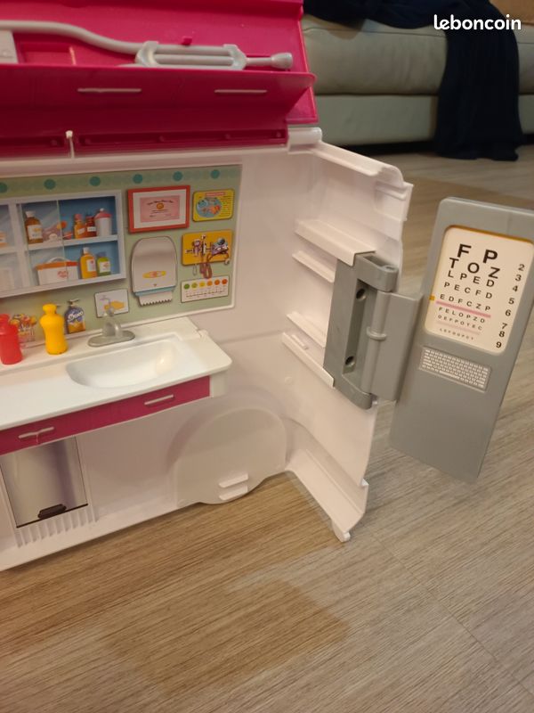 Ambulance de barbie (image 3)