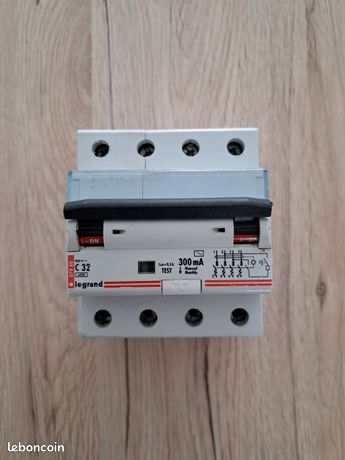 Disjoncteur Différentiel Legrand Dx3 32a Courbe C 300ma 2 Poles Type Hpi Vis Vis 92426359