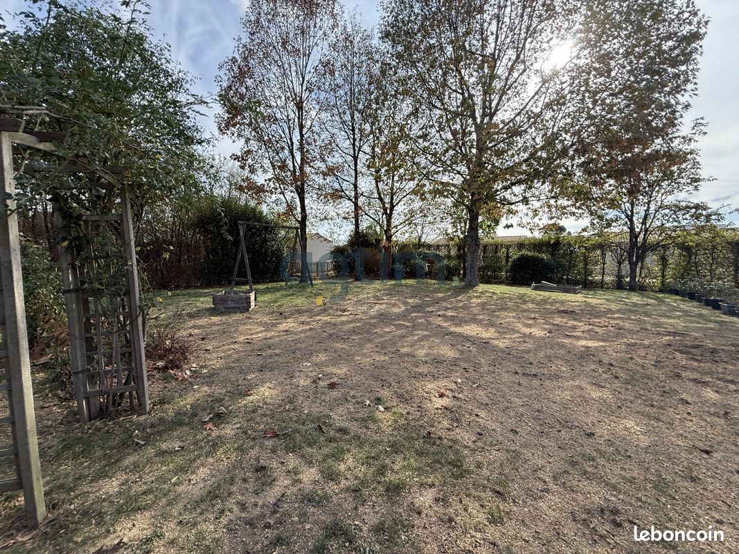Terrain 695 m² · à L'Herbergement · 695 m² · 129 900 €