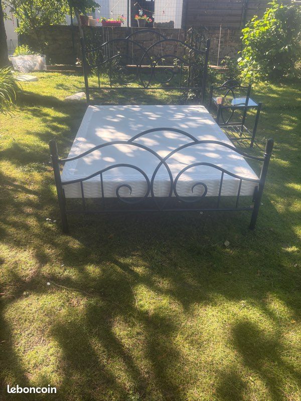 Lit et sommier (image 1)