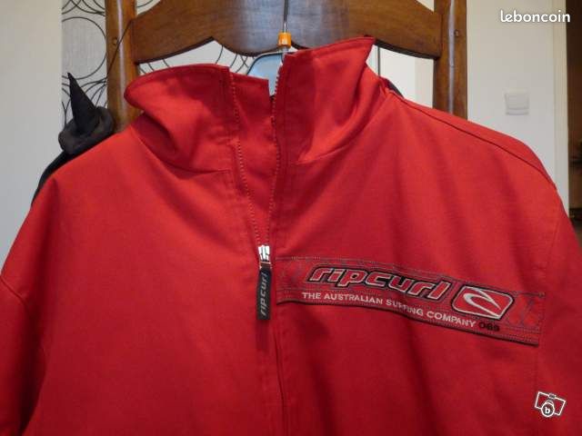 Beau blouson RIPCURL rouge (image 1)