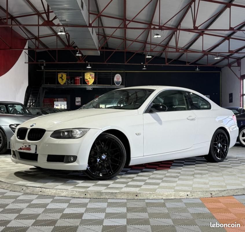 BMW Série 3 Coupé 320d 177ch Luxe BVM6 (E92) (image 1)