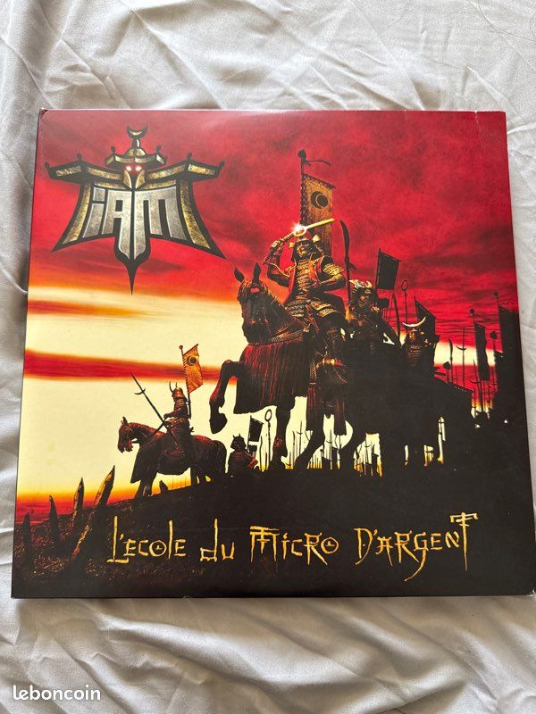 Vinyle IAM (image 1)