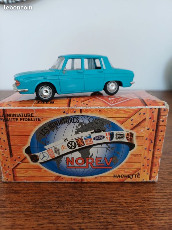 Miniature Renault 10 (image 1)