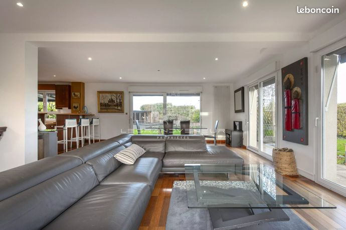 Propriété 6 pièces 174 m²
