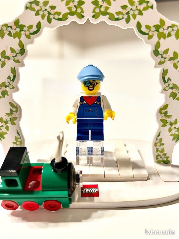 LEGO Minifigure Series 25 Figurine Train Kid col433 Complet