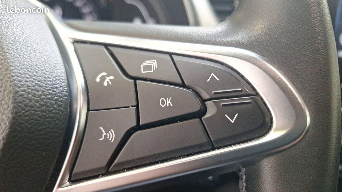 Renault captur tce 160 edc 21 intens (image 24)