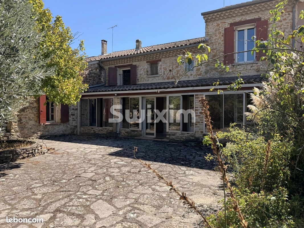 Maison 7 pièces 202 m² · à Piolenc · 202 m² · 264 000 €