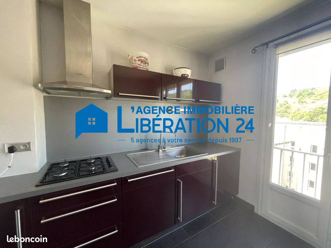 Appartement 4 pièces 90 m² · au Chambon-Feugerolles · 90 m² · 69 900 €