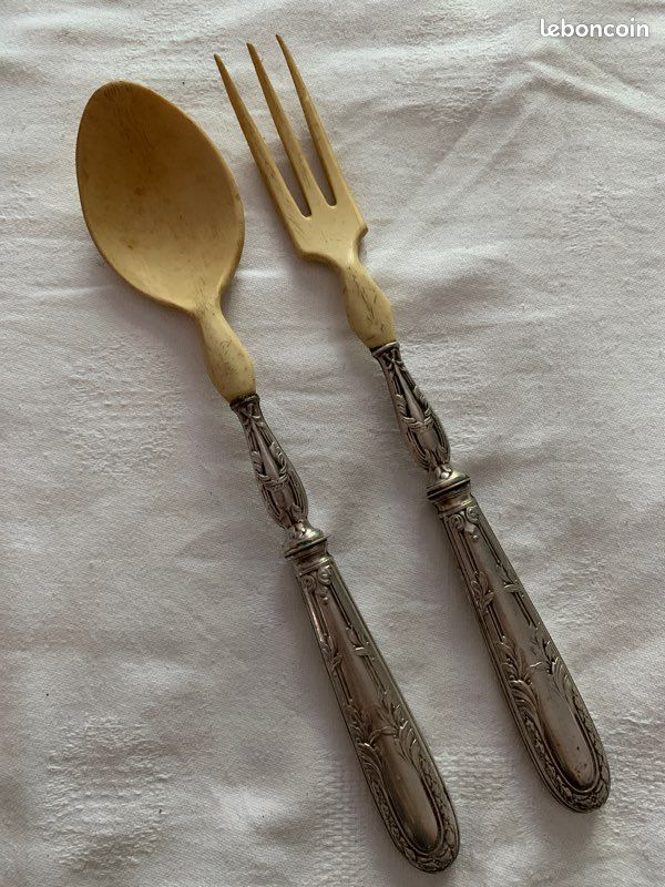 Couverts à salade métal argenté et corne (image 1)