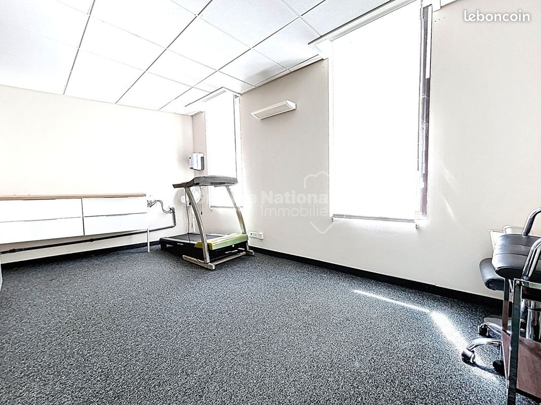 Local 75 m² SAINT CHAMAS (image 2)
