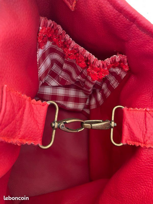Sac rond rouge (image 4)