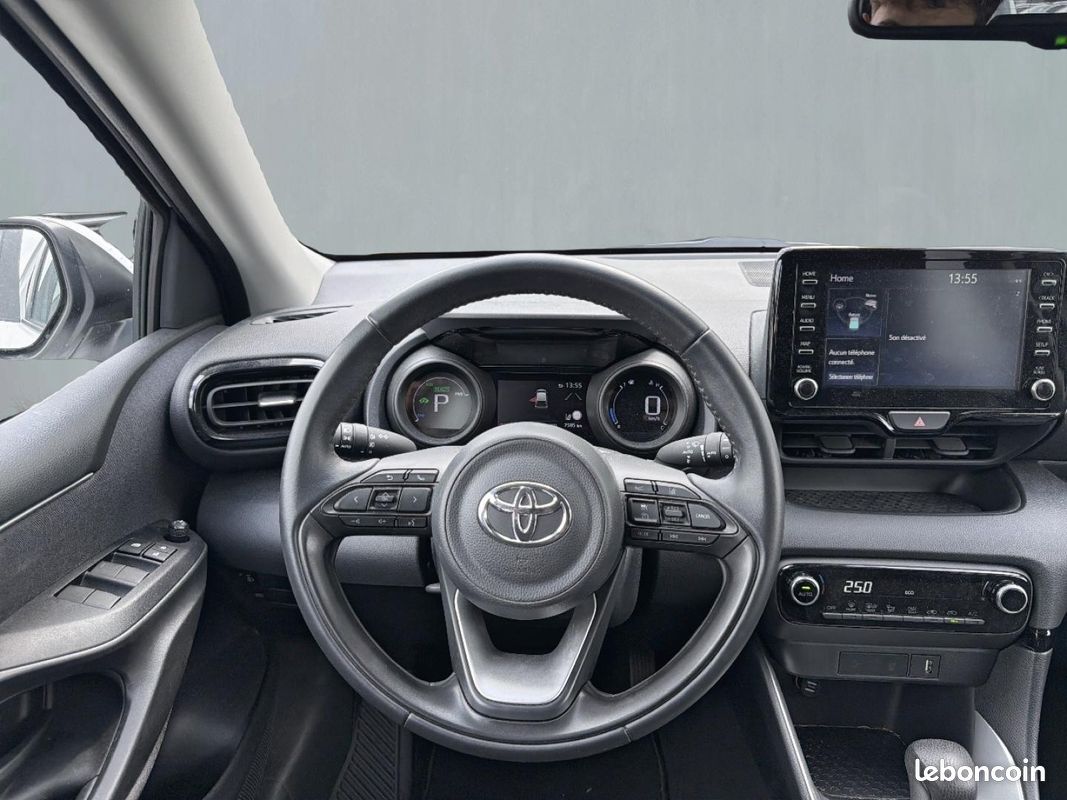 Toyota Yaris 116h Design 5p MY22 (image 7)