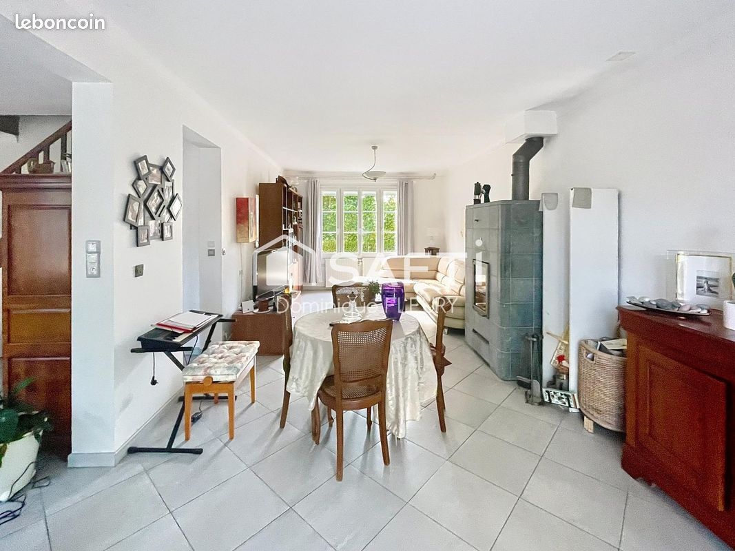 Propriété 8 pièces 252 m² (image 2)