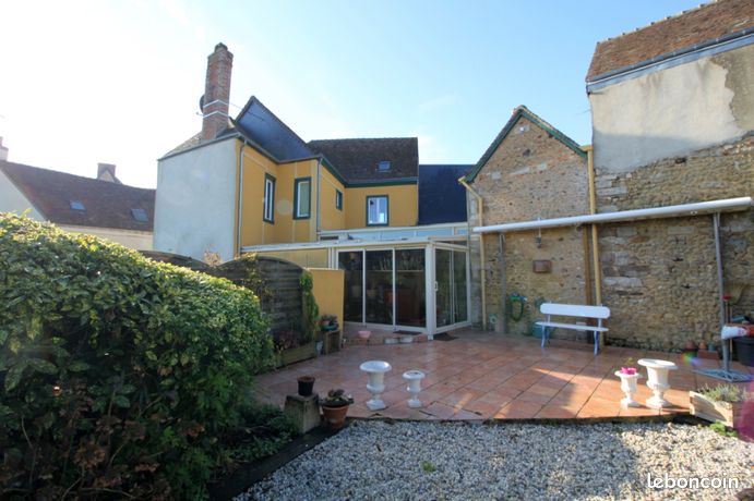 Maison 7 pièces 226 m²