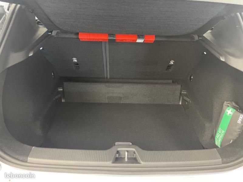 Volvo EX30 Single 272ch Plus (image 8)