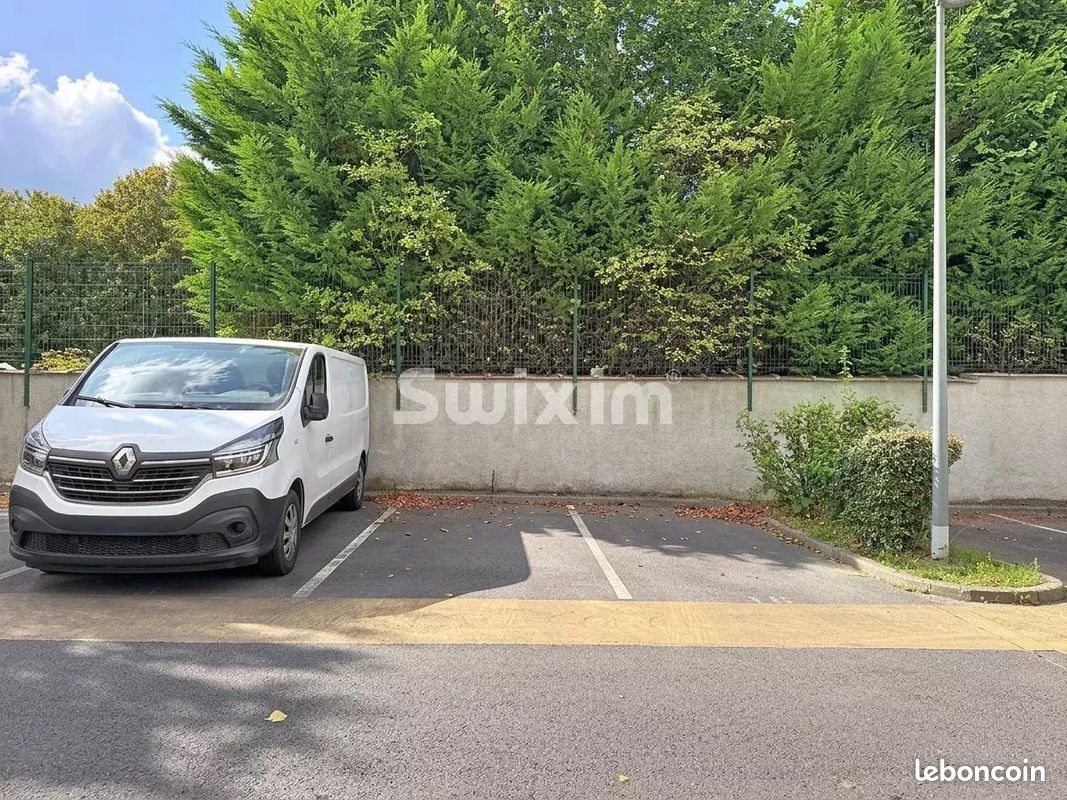 Parking 1 pièce · à Saint-André-lez-Lille · 12 000 €