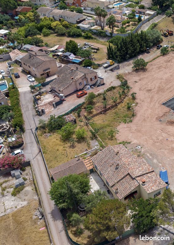 Terrain à bâtir de 525 m² – Puget-sur-Argens · 245 000 €