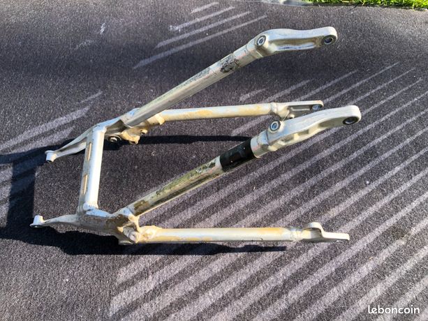 Boucle De Cadre Arrière Pour Honda CRF 450 (2005-2008) - Pièce D'occasion, Bon état