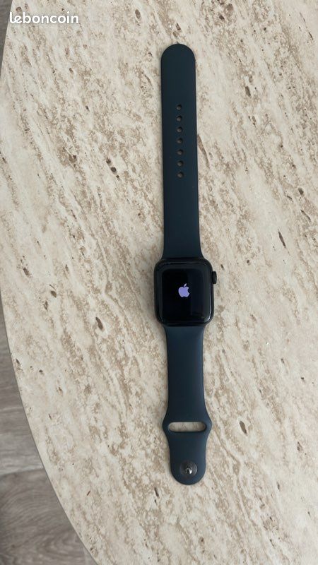 Apple Watch (image 1)