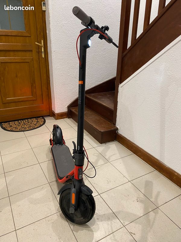 Trotinette électrique Ninebot avec son facture d’achat (image 1)