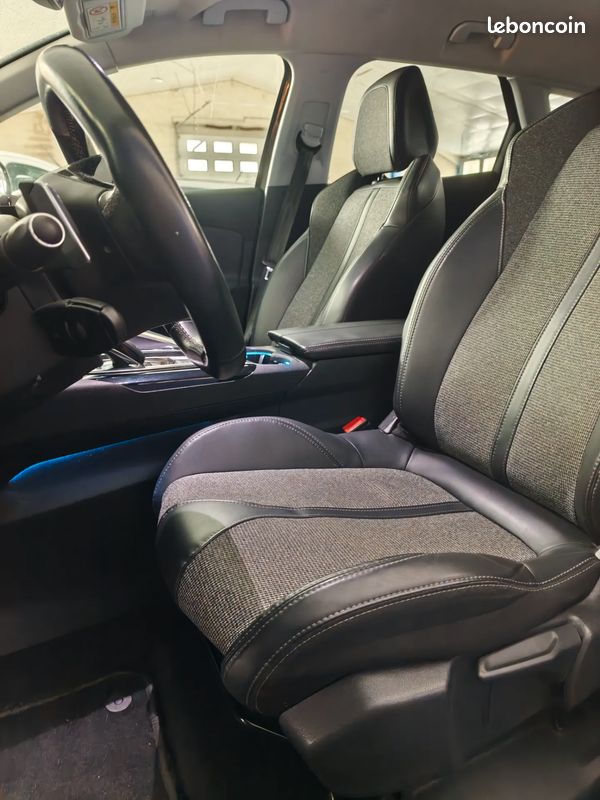 PEUGEOT 3008 1.2 PureTech 130ch Allure EAT6 - 2017 - Suivi complet Peugeot - Climatisation - i-Cockpit - Carplay (image 14)