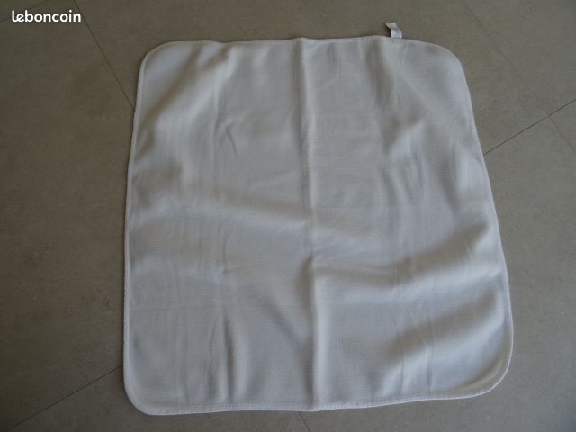 Couverture polaire blanc 80x80 cm Prémaman (image 1)
