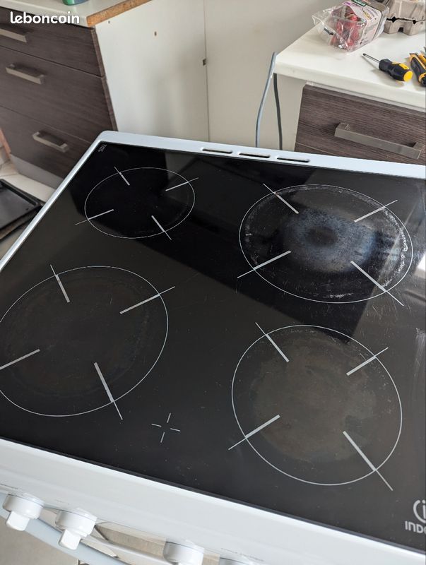 Gazinière induction Indesit (image 7)