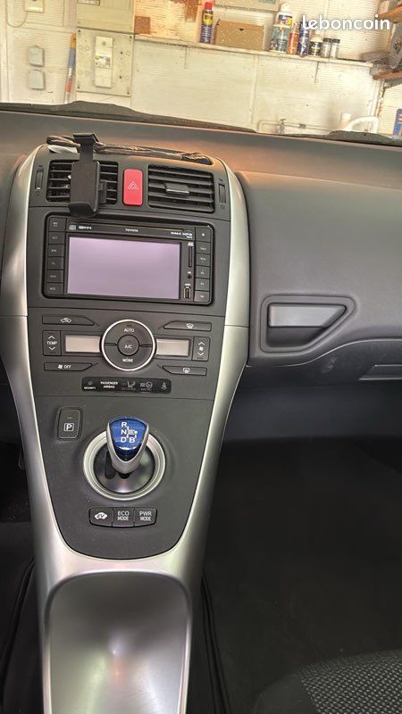 Toyota auris (image 3)