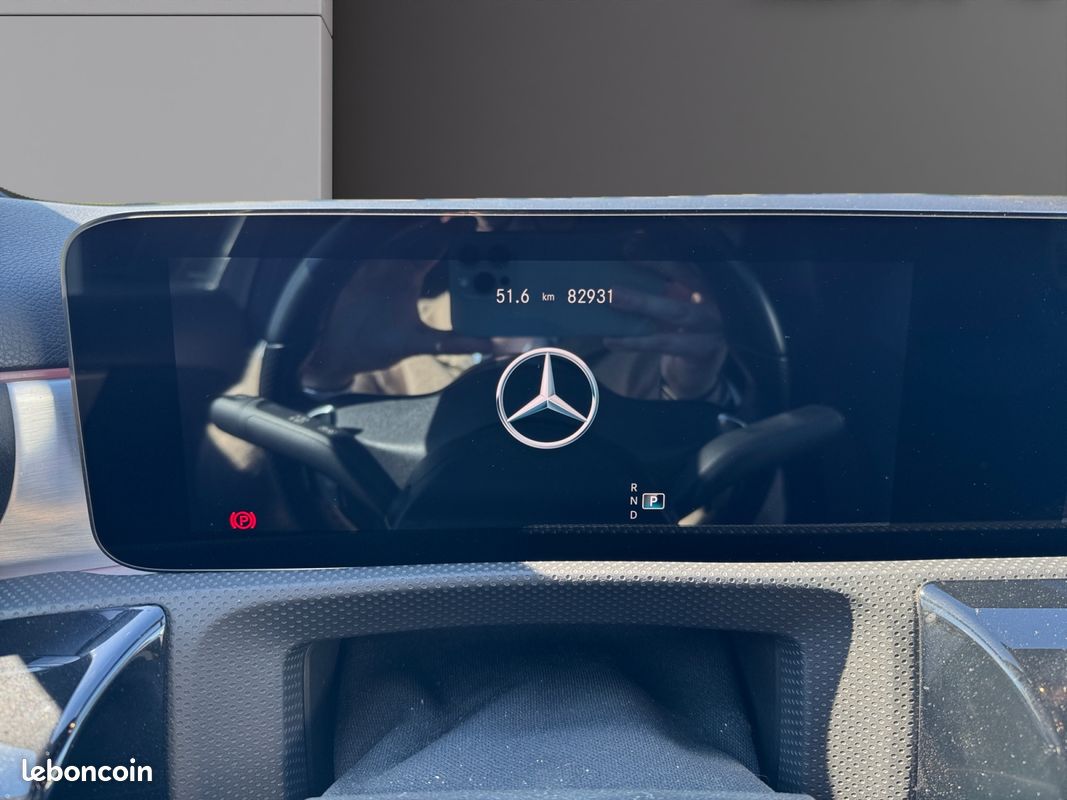 MERCEDES CLASSE A 200 D AMG LINE 8G-DCT Premium + CarPlay Caméra AR Radar AV/AR Toit Ouvrant Garantie 12 mois (image 14)