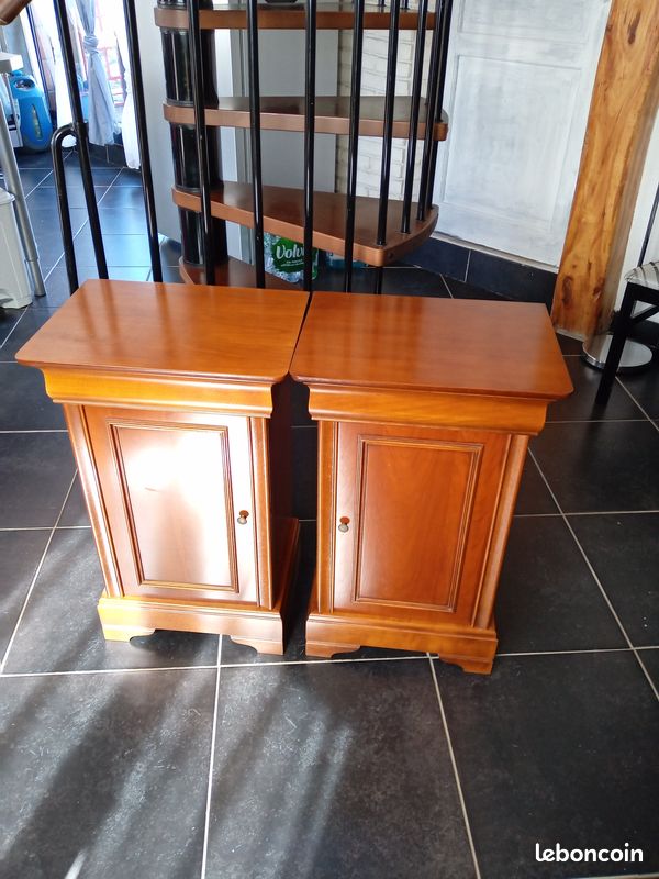 Table de nuit (image 1)