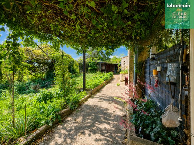 Maison 8 pièces 215 m² · à Fèves · 215 m² · 198 000 €