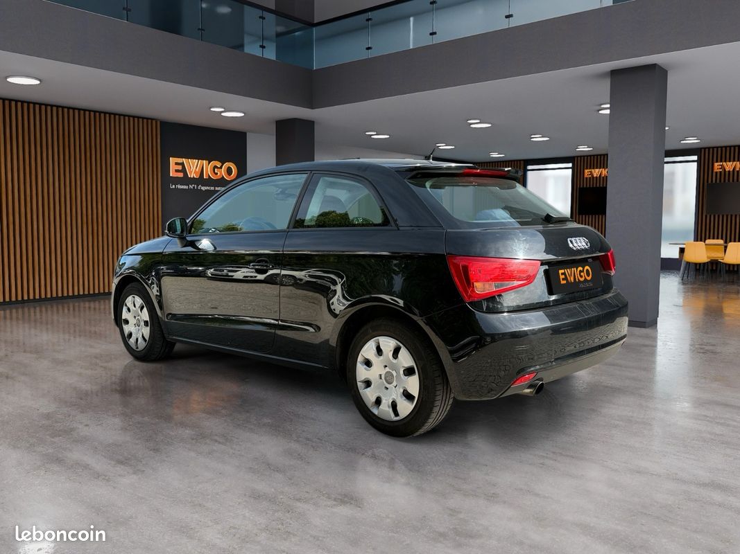 AUDI A1 1.2 TFSI 90 CH AMBIENTE * SIEGES CHAUFFANTS * CLIMATISATION * CHAINE DISTRIBUTION CHANGEe (image 10)