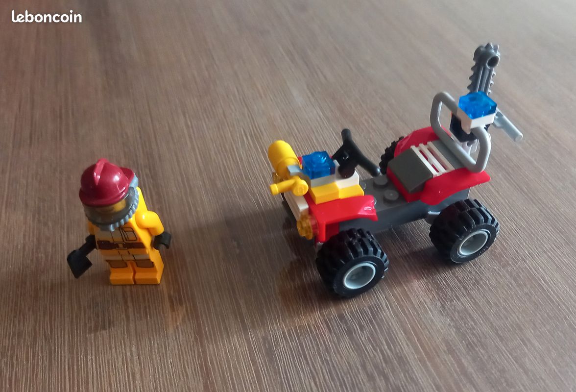 LEGO CITY 4 427 Le quad de pompier-forestier (image 1)