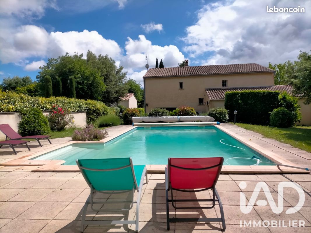 Maison 7 pièces 196 m² · à Richerenches · 196 m² · 465 000 €