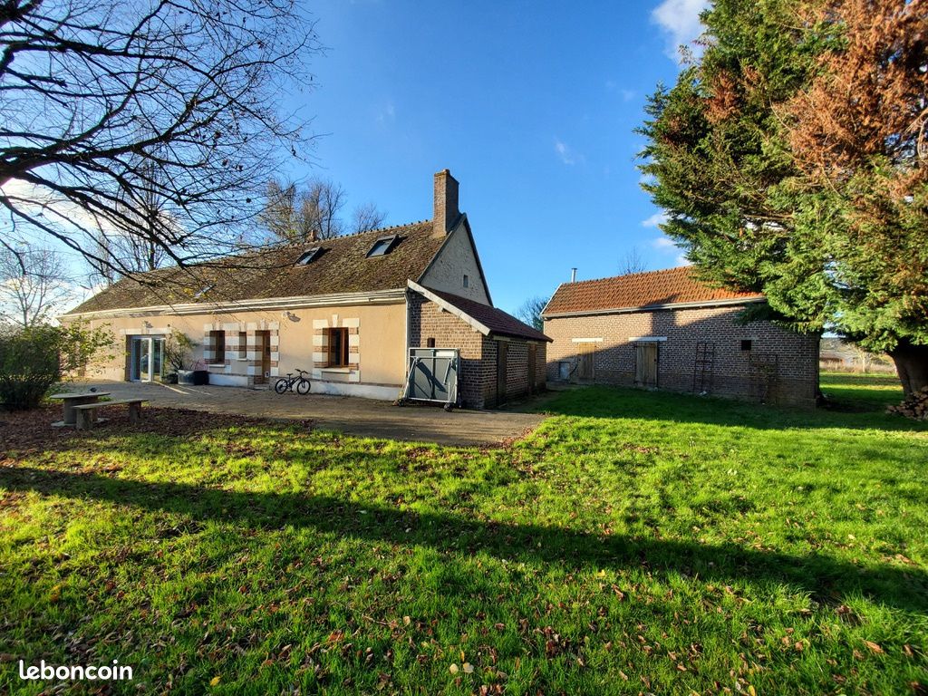 Maison 10 pièces 210 m² · à Prunay-Cassereau · 210 m² · 286 200 €