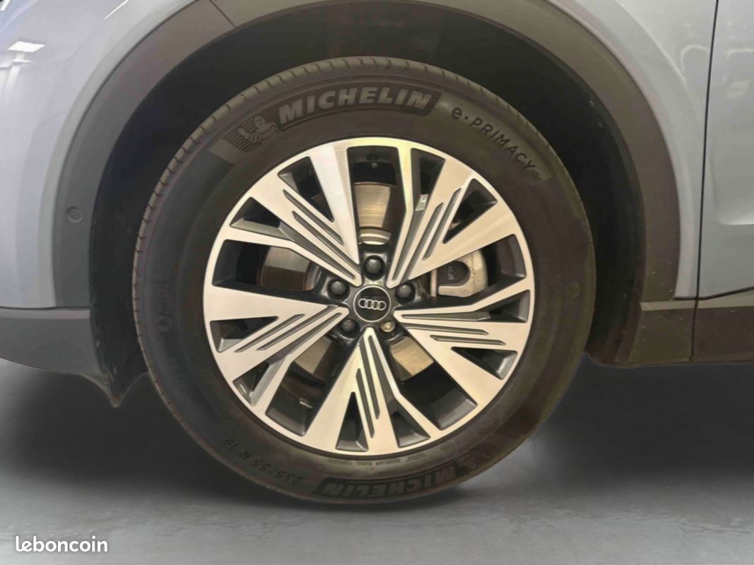 AUDI Q4 e-tron 40 204 ch 82 kWh Executive (image 9)