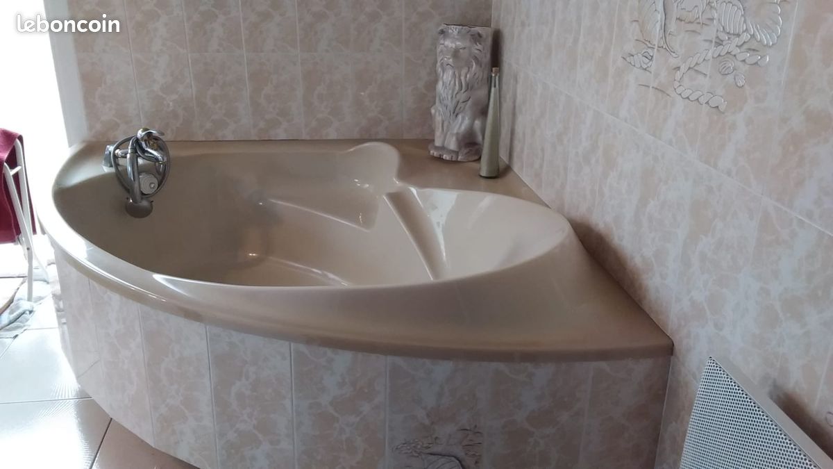 Baignoire d'angle (image 1)