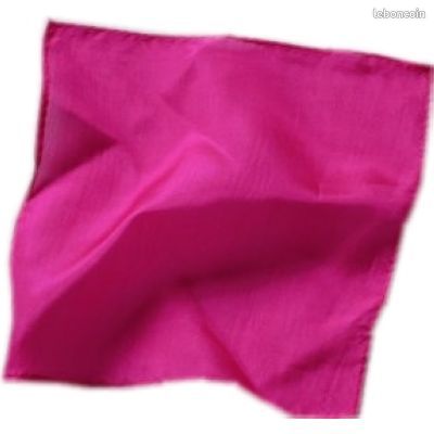Foulard en soie rose 45 x 45 cm (image 1)