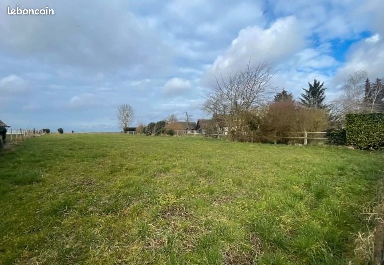 Terrain 600 m² · à Gauciel · 65 000 €