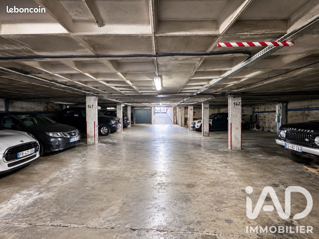 Parking 15 m² · à Paris · 15 m² · 22 000 €