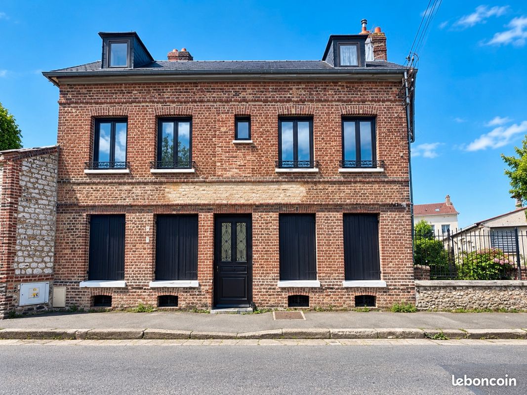 Maison 5 pièces 98 m² · à Caudebec-lès-Elbeuf · 98 m² · 98 000 €