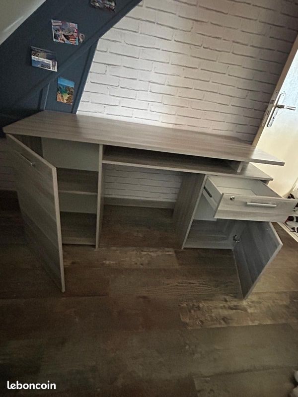 Bureau (image 2)