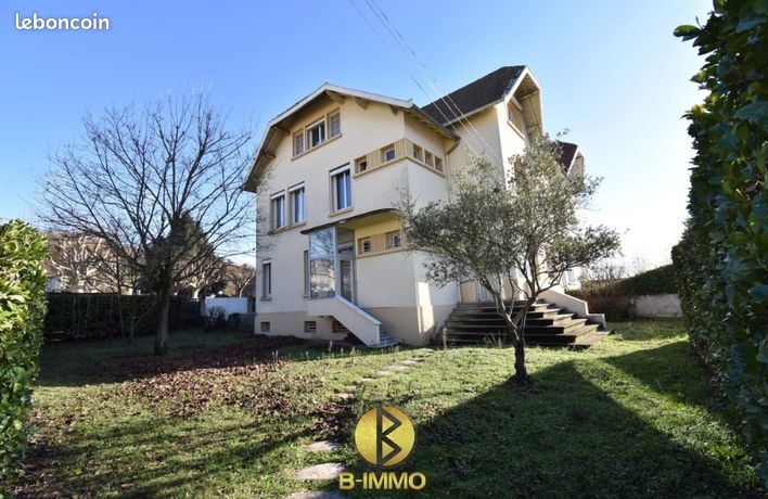 Maison 9 pièces 228 m²