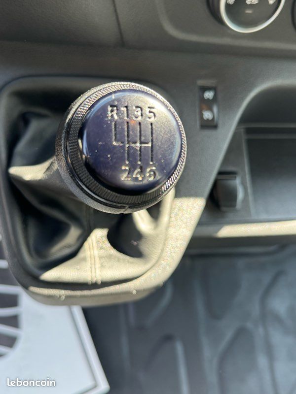 29.158 ht renault master benne + coffre rj3500 2.3 dci 165ch 27.000 kms clim attelage (image 12)